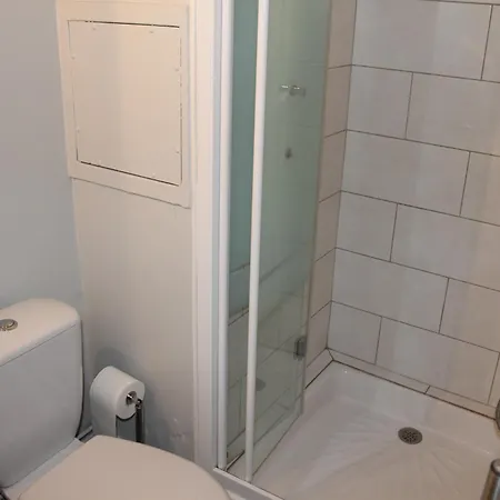 T2 Avec Terrasse Et Wi-fi A 100m Des Thermes Apartment *