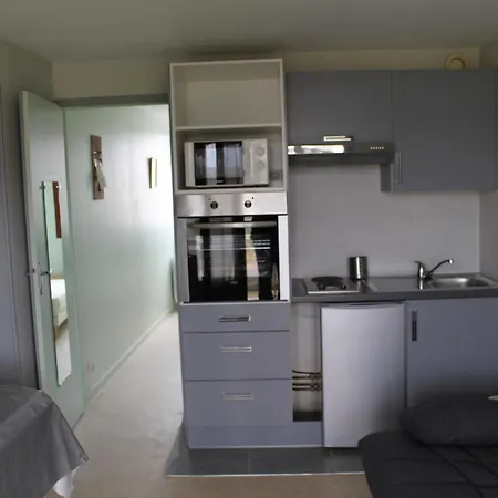 Apartment T2 Avec Terrasse Et Wi-fi A 100m Des Thermes La Roche-Posay